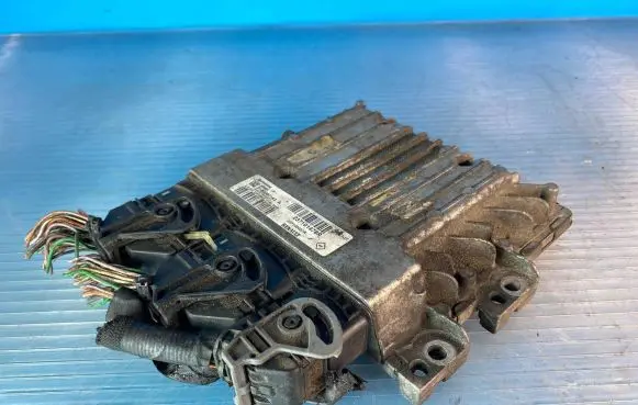 Renault Scenic III - Grand scenic III Engine control unit/module 237101478R S180067143A
