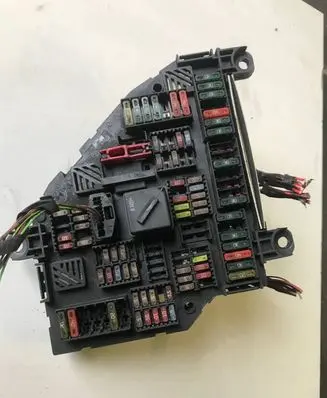 BMW 5 F10 F11 Fuse module 9264923 417011452