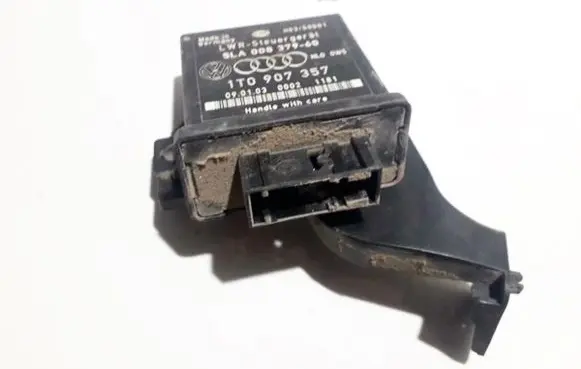 Volkswagen Touran I Light module LCM 1t0907357 5la008379-60