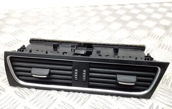 Audi A5 Sportback 8TA Dash center air vent grill 8T2820951B