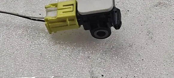 Mitsubishi Outlander Airbag deployment crash/impact sensor 8651A166 180928400 A455