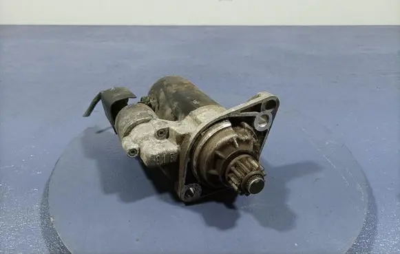 Volkswagen PASSAT B6 Starter motor 