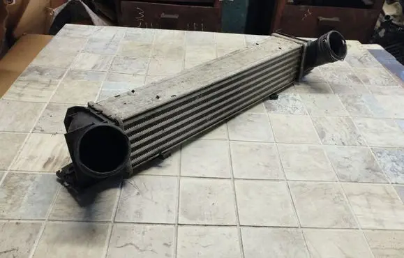 BMW 1 E81 E87 Intercooler radiator 752491606 3213329