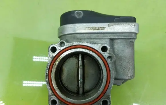 BMW 3 E46 Throttle body valve 1354143922403