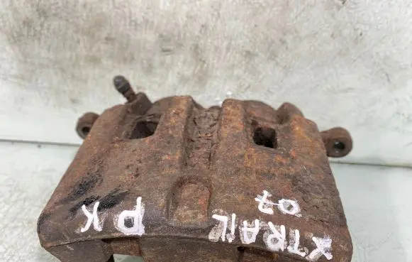 Nissan X-Trail T31 Front brake caliper
