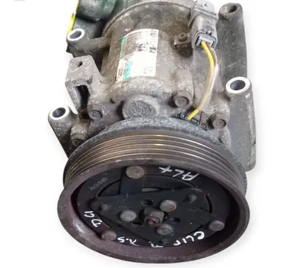 Renault Clio III Air conditioning (A/C) compressor (pump) 8200953359A