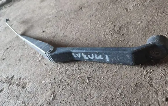 Suzuki Grand Vitara II Front wiper blade arm