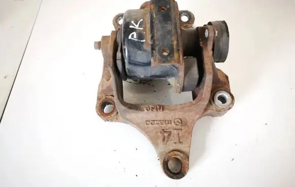 Mazda CX-7 Engine mount bracket