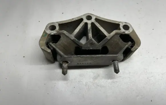 Ford Mustang VI Gearbox mount FR3C7E373A