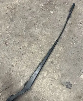 Opel Zafira B Front wiper blade arm