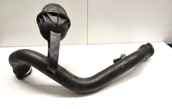 Audi A4 S4 B9 Intercooler hose/pipe 8W0145673