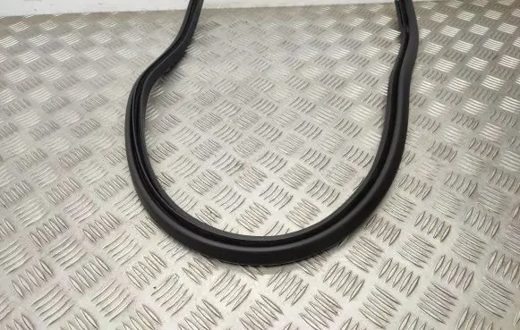 Audi Q2 - Engine compartment rubber 8V0823723
