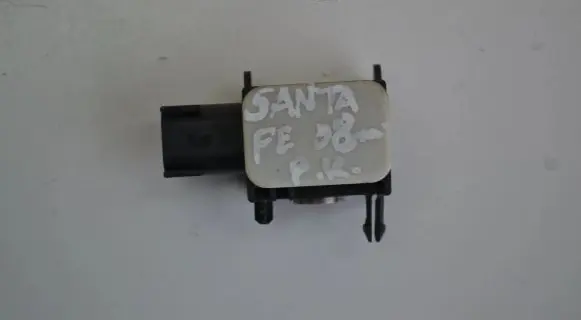 Hyundai Santa Fe Airbag deployment crash/impact sensor