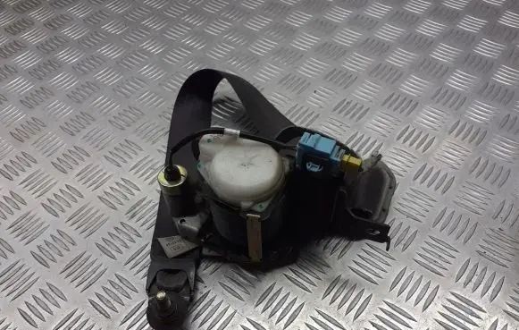 Honda CR-V Front seatbelt BRAK