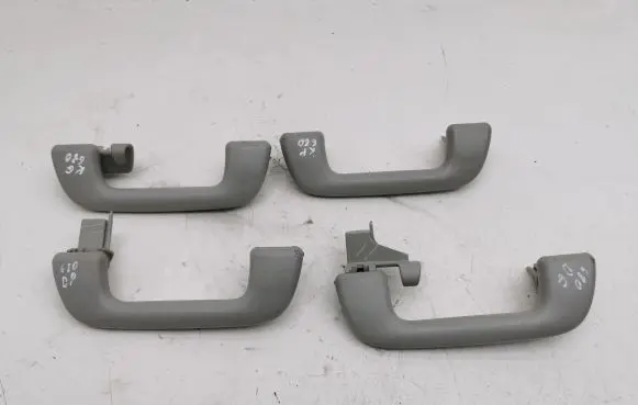 Toyota Avensis T250 A set of handles for the ceiling 