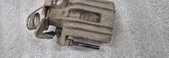 Front brake caliper