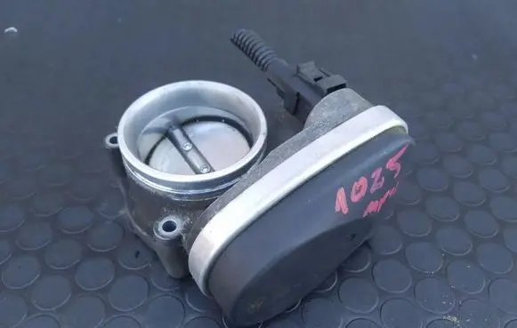 BMW 3 E46 Throttle body valve 143922404