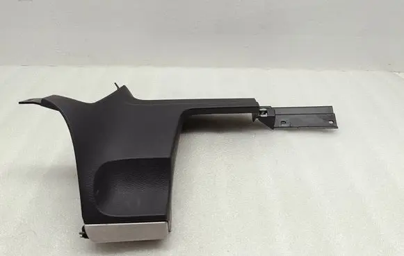 Volkswagen Golf V Dashboard lower bottom trim panel 1K1858368 G663858 P0110242