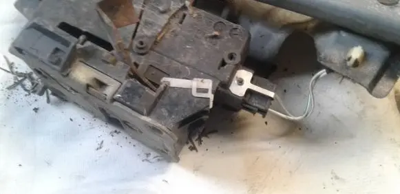 Renault Laguna I Rear door lock