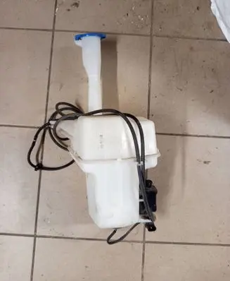 KIA Niro Windshield washer fluid reservoir/tank 98610G5000 98610G5100