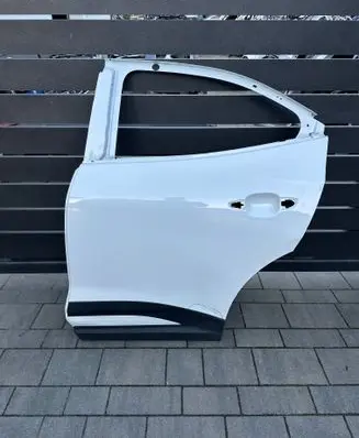 Opel Mokka B Rear door