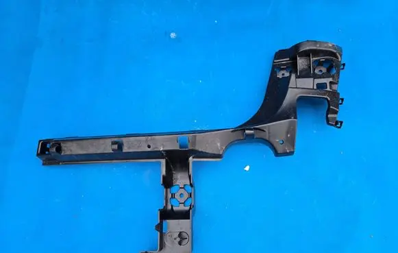 BMW 2 F45 Rear bumper mounting bracket 7376926