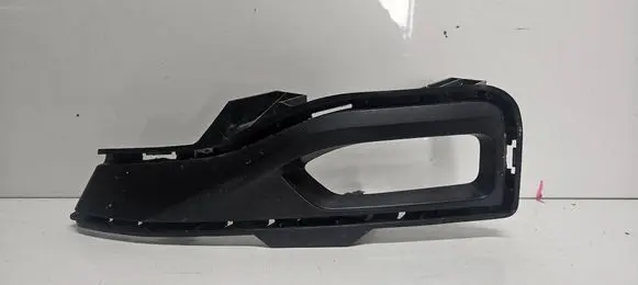 Nissan Leaf II (ZE1) Front fog light trim/grill 622575SK0B