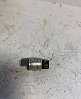 Volvo V50 Air conditioning (A/C) pressure sensor 30780427