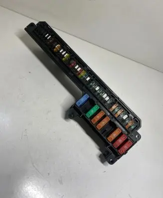 BMW 5 E60 E61 Fuse module 6957330