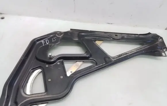 Volkswagen II LT Front door manual window regulator 