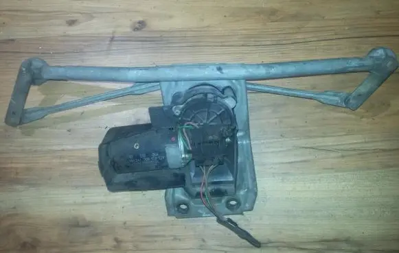 Ford Fiesta Front wiper linkage and motor 89fg17485aa