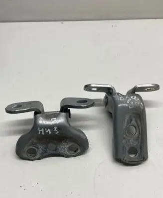Toyota RAV 4 (XA40) Front door hinge set