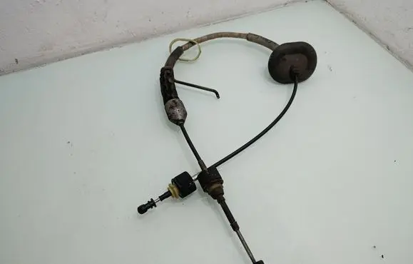 Peugeot 5008 Gear shift cable linkage 