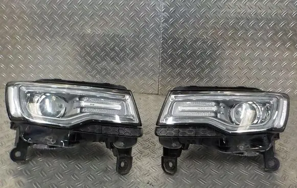 Jeep Grand Cherokee Headlights/headlamps set 68144708AD 68144709AD