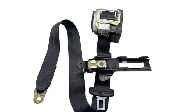 Volkswagen PASSAT B5.5 Front seatbelt 3B1857706D