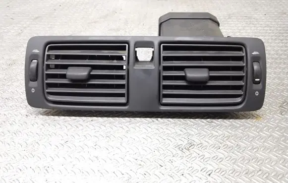 Volvo V50 Dash center air vent grill Y01144