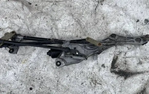 Lexus RX 300 Front wiper linkage and motor