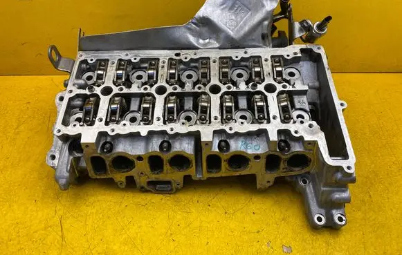Mini Cooper Countryman R60 Engine head 7812608