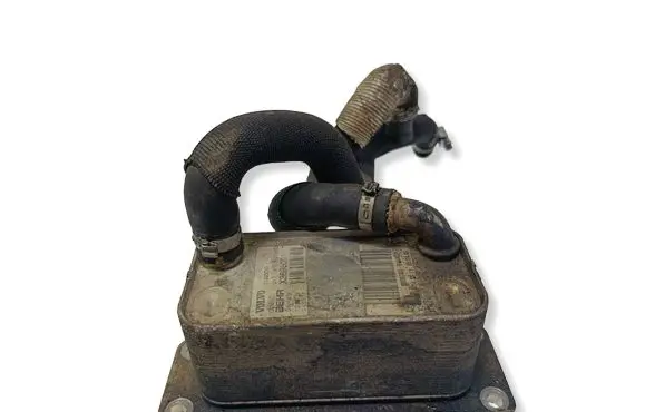 Volvo XC60 Engine oil radiator 31325045