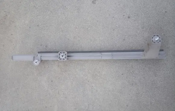 KIA Sorento Rear door windshield rail 