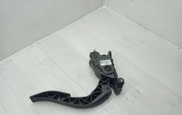 Audi A4 S4 B8 8K Accelerator throttle pedal 8K1721523