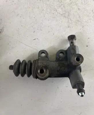 Clutch slave cylinder