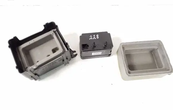 Mercedes-Benz E C207 W207 Central locking vacuum pump A0008003348