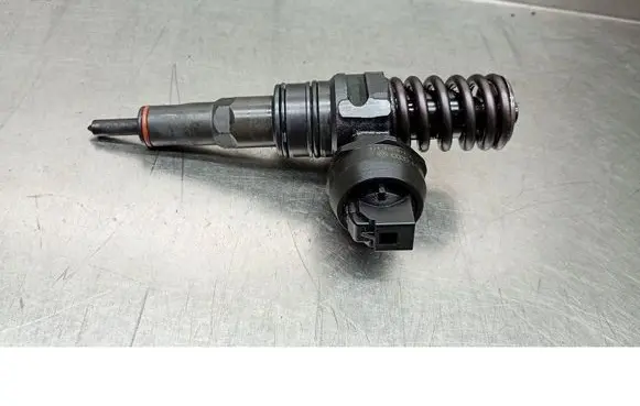 Seat Leon (1M) Fuel injector 038130073AL