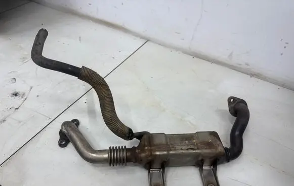 Toyota Avensis T250 EGR valve cooler 256800R01000 13063860001