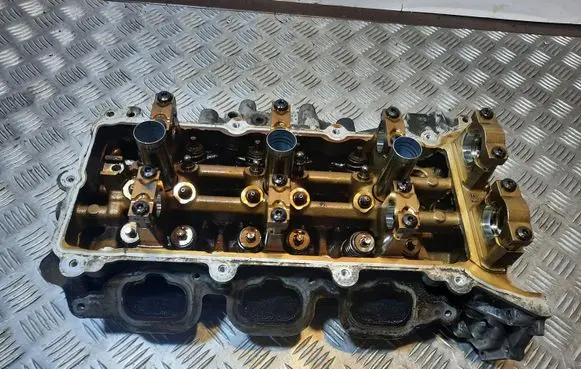 Jeep Grand Cherokee Engine head 05184445AI