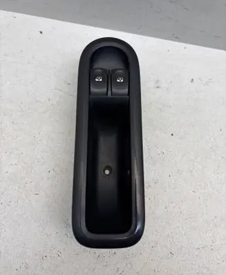 Renault Clio III Electric window control switch 214939A 8200356513