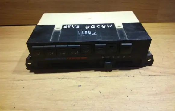 Mazda 323 F Climate control unit B01A