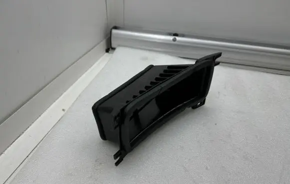 Tesla Model S Air intake duct part 104621189G