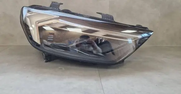 Audi A1 Headlight/headlamp 82A941034D 90106083